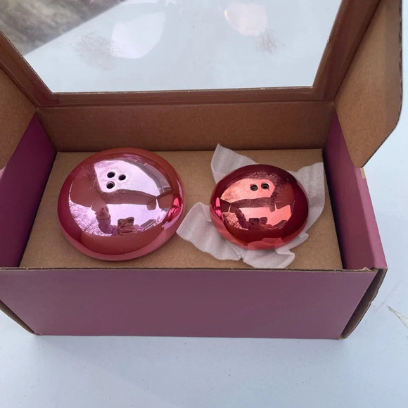 NWT Urban Outfitters Mushroom Salt And Pepper Shaker Set - Picture 8 of 11